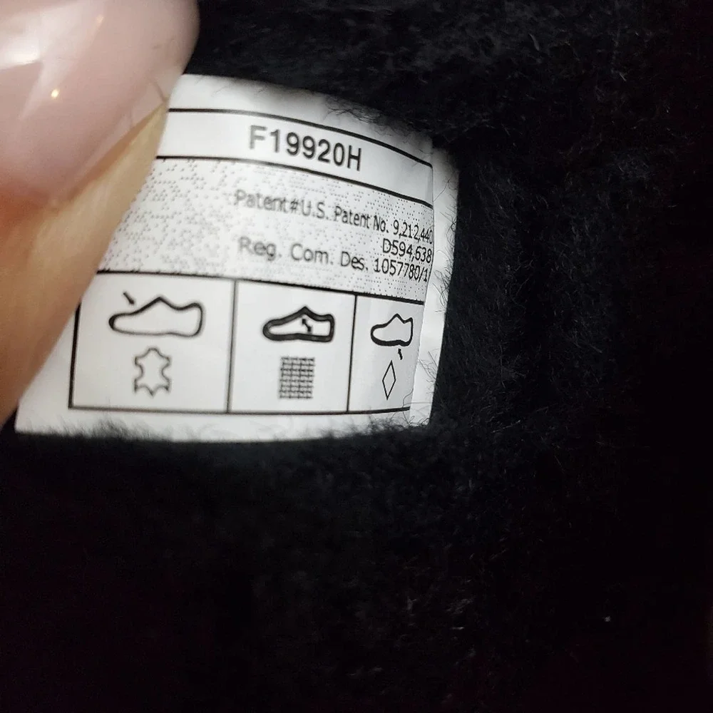 UGG Size 7 Black Genuine Sheepskin Mini Stud II Short Boots NIB